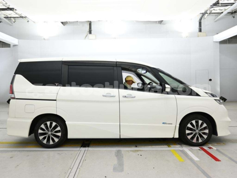 Big with watermark nissan serena castries castries 4585