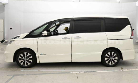 Acheter Occasion Voiture Nissan Serena Blanc à Castries, Castries Acheter Occasion Voiture Nissan Serena Blanc à Castries, Castries
