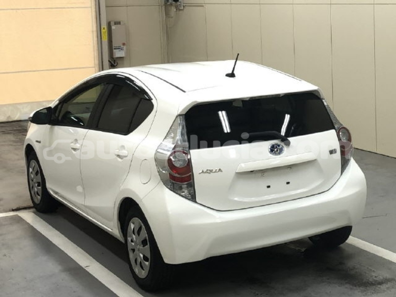 Big with watermark toyota aqua castries castries 4586