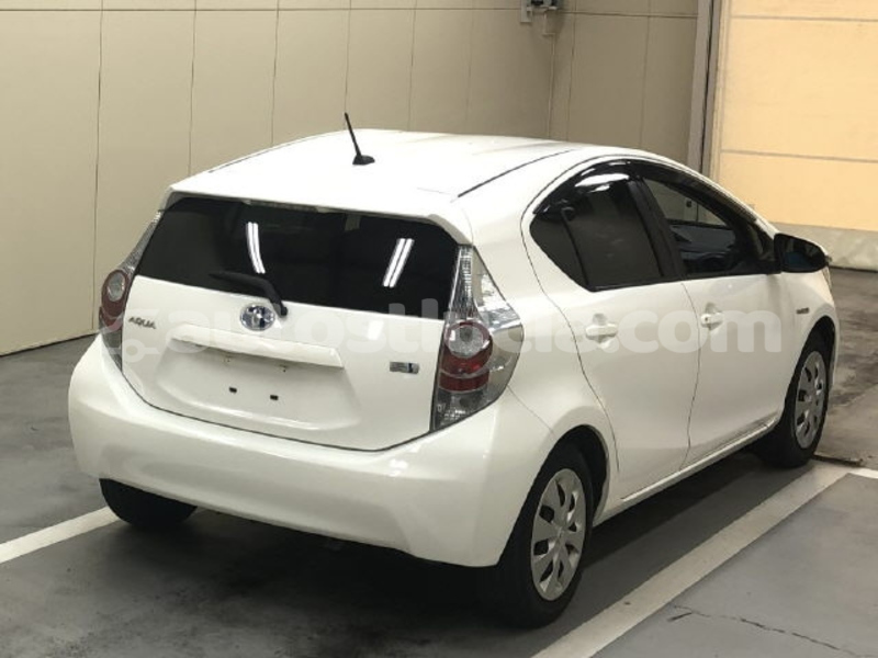Big with watermark toyota aqua castries castries 4586