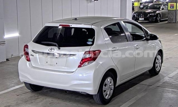 Acheter Occasion Voiture Toyota Vitz Blanc à Castries, Castries Acheter Occasion Voiture Toyota Vitz Blanc à Castries, Castries