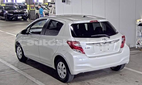 Acheter Occasion Voiture Toyota Vitz Blanc à Castries, Castries Acheter Occasion Voiture Toyota Vitz Blanc à Castries, Castries
