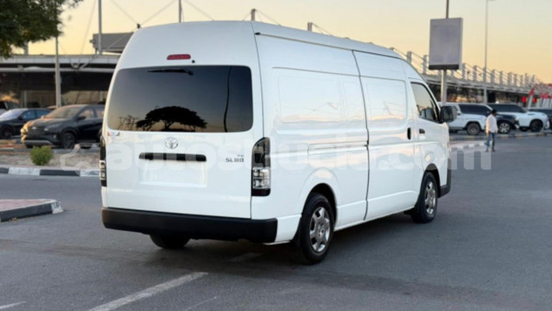 Big with watermark toyota hiace anse la raye import dubai 4590