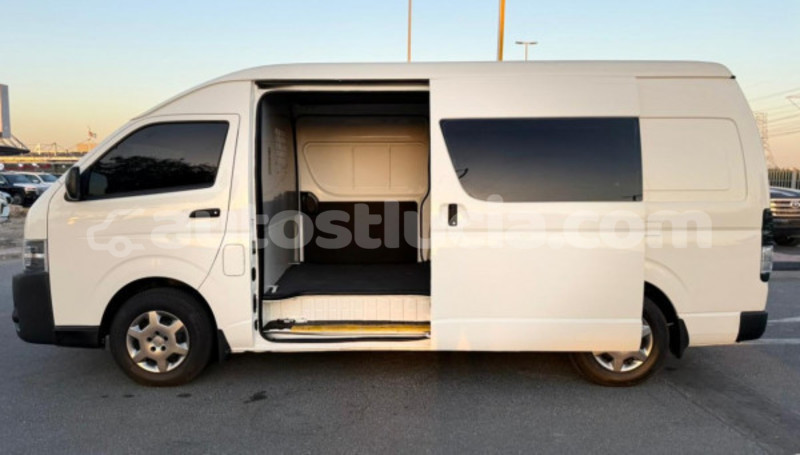 Big with watermark toyota hiace anse la raye import dubai 4590