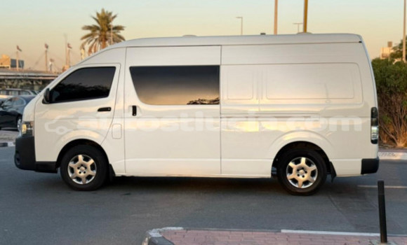 Acheter Occasion Voiture Toyota Hiace Blanc à Import - Dubai, Anse-la-Raye Acheter Occasion Voiture Toyota Hiace Blanc à Import - Dubai, Anse-la-Raye