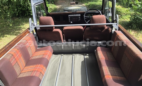 Acheter Import Voiture Land Rover Defender Autre à Anse-la-Raye, Anse-la-Raye Acheter Import Voiture Land Rover Defender Autre à Anse-la-Raye, Anse-la-Raye