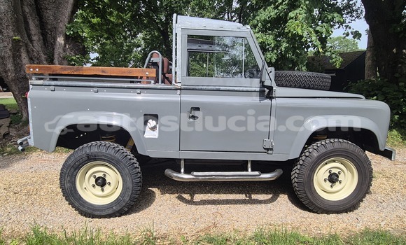 Acheter Import Voiture Land Rover Defender Autre à Anse-la-Raye, Anse-la-Raye Acheter Import Voiture Land Rover Defender Autre à Anse-la-Raye, Anse-la-Raye