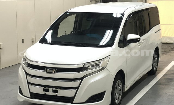 Acheter Occasion Voiture Toyota Noah Blanc à Castries, Castries Acheter Occasion Voiture Toyota Noah Blanc à Castries, Castries