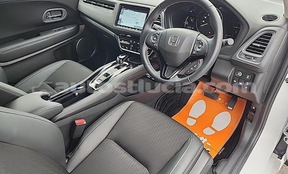 Buy Used Honda Vezel White Car in Castries in Castries Buy Used Honda Vezel White Car in Castries in Castries