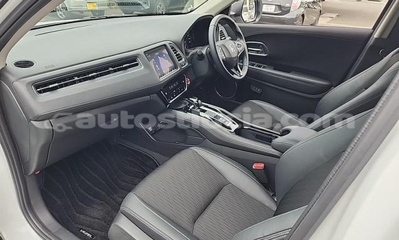 Buy Used Honda Vezel White Car in Castries in Castries Buy Used Honda Vezel White Car in Castries in Castries