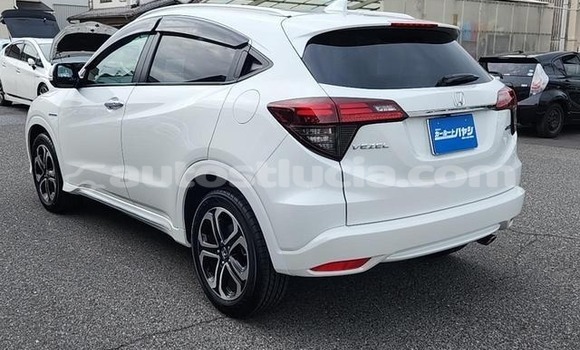 Buy Used Honda Vezel White Car in Castries in Castries Buy Used Honda Vezel White Car in Castries in Castries