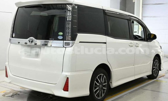 Buy Used Toyota Voxy White Car in Castries in Castries Buy Used Toyota Voxy White Car in Castries in Castries