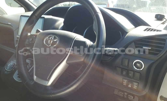 Buy Used Toyota Voxy White Car in Castries in Castries Buy Used Toyota Voxy White Car in Castries in Castries