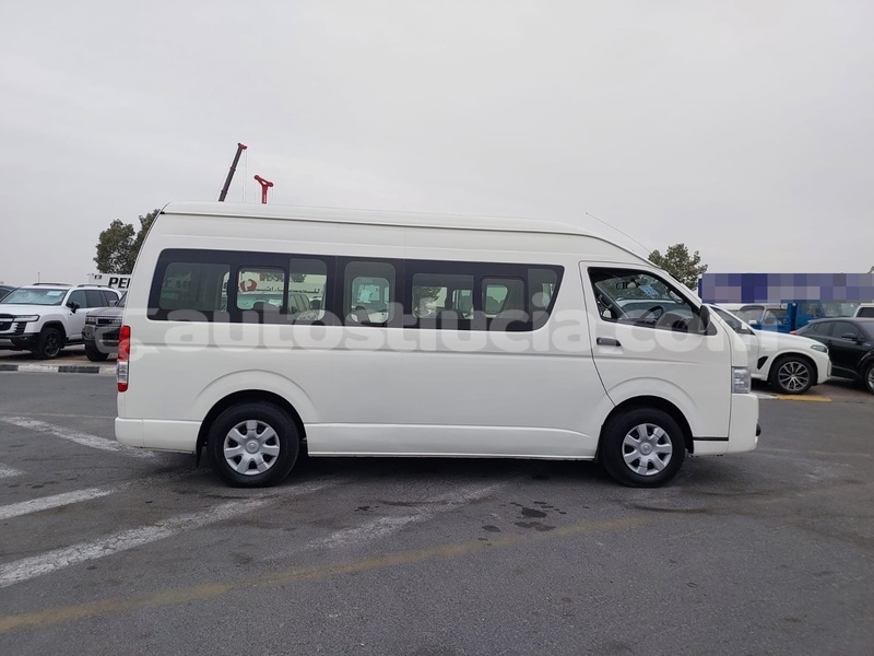 Big with watermark toyota hiace canaries canaries 4601
