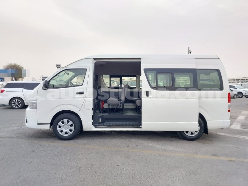 Big with watermark toyota hiace canaries canaries 4601