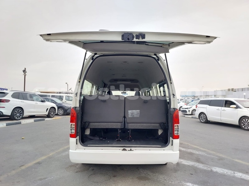 Big with watermark toyota hiace canaries canaries 4601