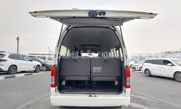 Buy Used Toyota Hiace White Car in Canaries in Canaries Buy Used Toyota Hiace White Car in Canaries in Canaries