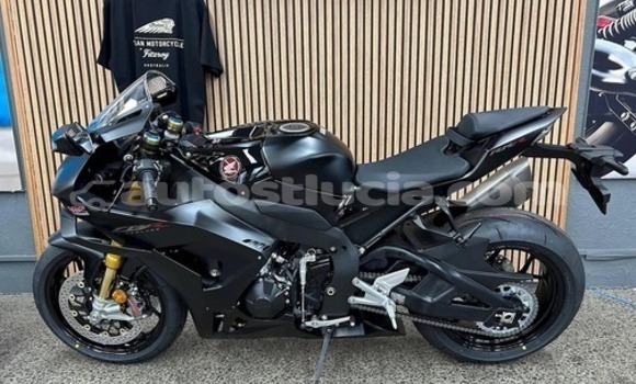 Buy New Yamaha TMAX Black Bike in Dennery in Dennery Buy New Yamaha TMAX Black Bike in Dennery in Dennery