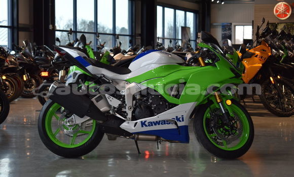 Buy New Yamaha TMAX Black Bike in Dennery in Dennery Buy New Yamaha TMAX Black Bike in Dennery in Dennery
