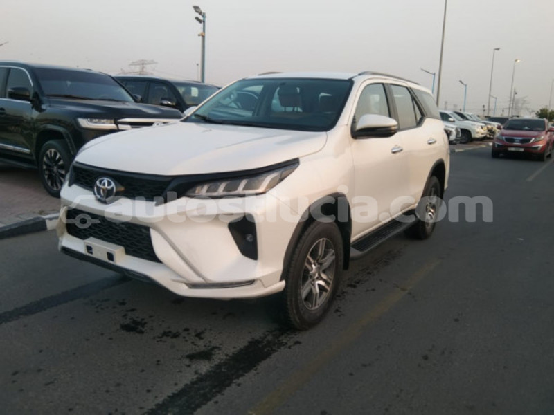 Big with watermark toyota fortuner canaries canaries 4607
