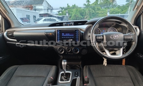 Buy Used Toyota Hiluxe Revo Silver Car in Castries in Castries Buy Used Toyota Hiluxe Revo Silver Car in Castries in Castries