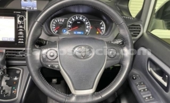 Buy Used Toyota Voxy Silver Car in Castries in Castries Buy Used Toyota Voxy Silver Car in Castries in Castries