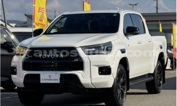 Buy Used Toyota Hiluxe Revo White Car in Castries in Castries
