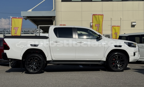 Buy Used Toyota Hiluxe Revo White Car in Castries in Castries Buy Used Toyota Hiluxe Revo White Car in Castries in Castries