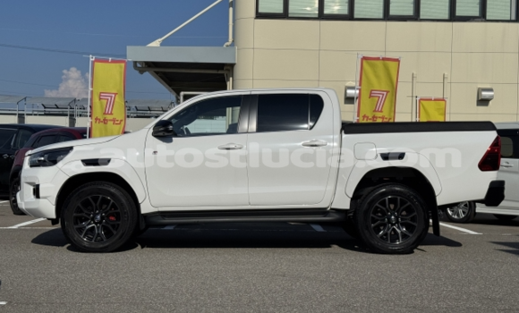 Buy Used Toyota Hiluxe Revo White Car in Castries in Castries Buy Used Toyota Hiluxe Revo White Car in Castries in Castries