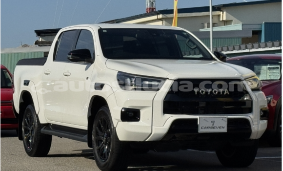 Buy Used Toyota Hiluxe Revo White Car in Castries in Castries Buy Used Toyota Hiluxe Revo White Car in Castries in Castries