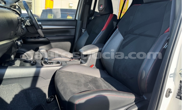 Buy Used Toyota Hiluxe Revo White Car in Castries in Castries Buy Used Toyota Hiluxe Revo White Car in Castries in Castries