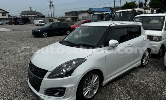Buy Used Suzuki Swift White Car in Castries in Castries Buy Used Suzuki Swift White Car in Castries in Castries