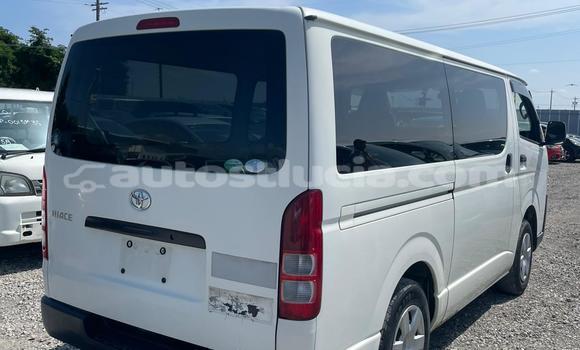 Buy Used Toyota Hiace White Car in Castries in Castries Buy Used Toyota Hiace White Car in Castries in Castries