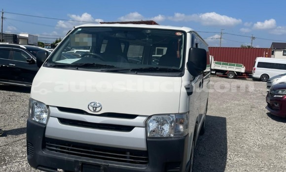 Buy Used Toyota Hiace White Car in Castries in Castries Buy Used Toyota Hiace White Car in Castries in Castries
