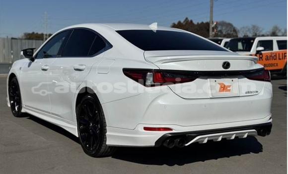 Buy Used Lexus ES 300 White Car in Castries in Castries Buy Used Lexus ES 300 White Car in Castries in Castries