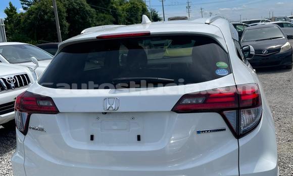 Acheter Occasion Voiture Honda Vezel Blanc à Castries, Castries Acheter Occasion Voiture Honda Vezel Blanc à Castries, Castries