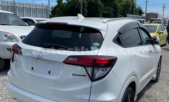 Acheter Occasion Voiture Honda Vezel Blanc à Castries, Castries Acheter Occasion Voiture Honda Vezel Blanc à Castries, Castries