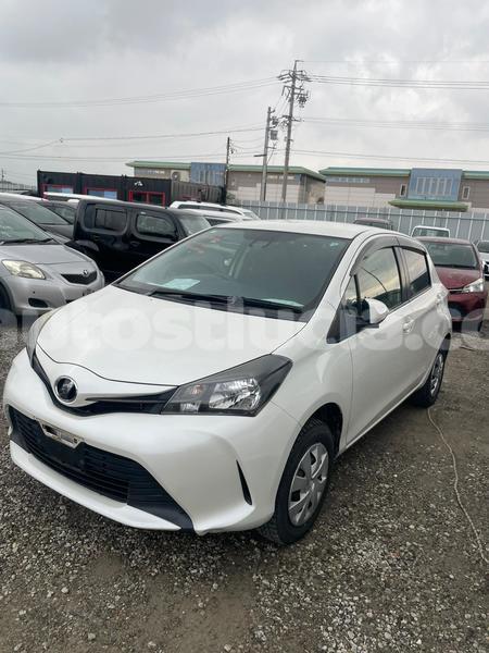 Big with watermark toyota vitz canaries canaries 4632