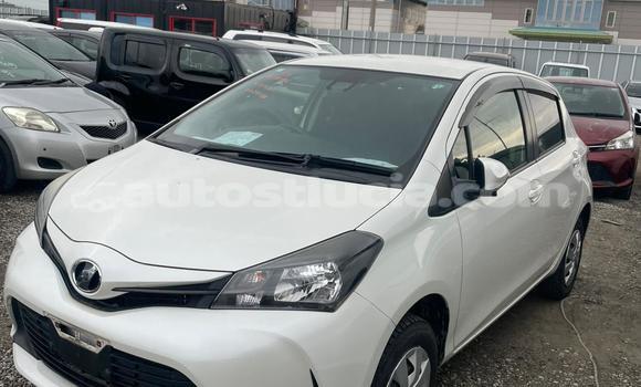 Acheter Occasion Voiture Toyota Vitz Blanc à Canaries, Canaries Acheter Occasion Voiture Toyota Vitz Blanc à Canaries, Canaries