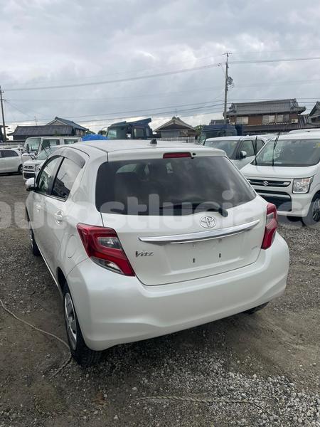 Big with watermark toyota vitz canaries canaries 4632