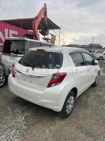 Big with watermark toyota vitz canaries canaries 4632
