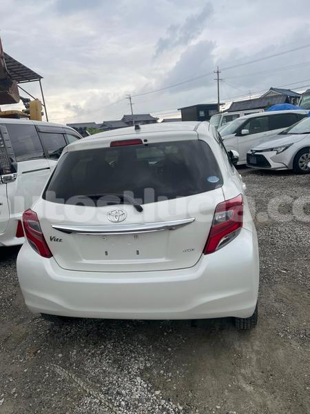 Big with watermark toyota vitz canaries canaries 4632