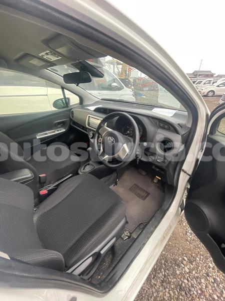 Big with watermark toyota vitz canaries canaries 4632