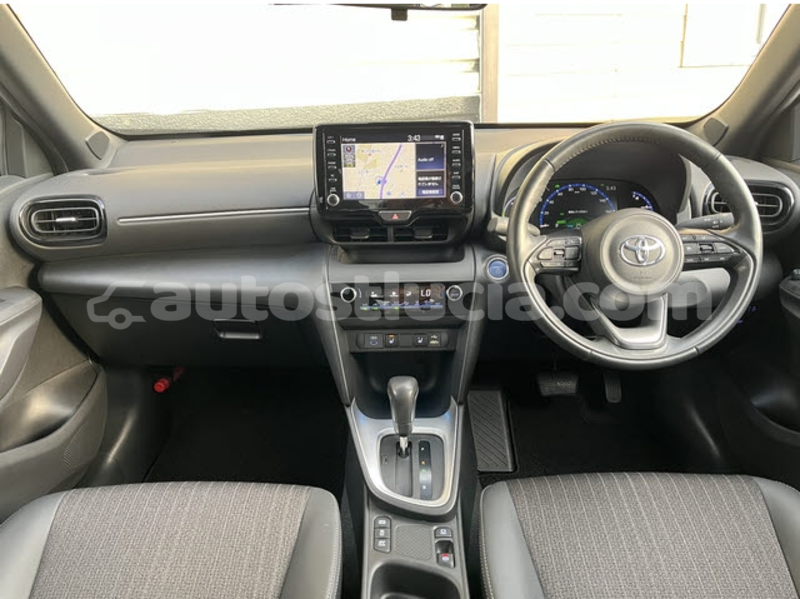 Big with watermark toyota yaris castries choc 4637