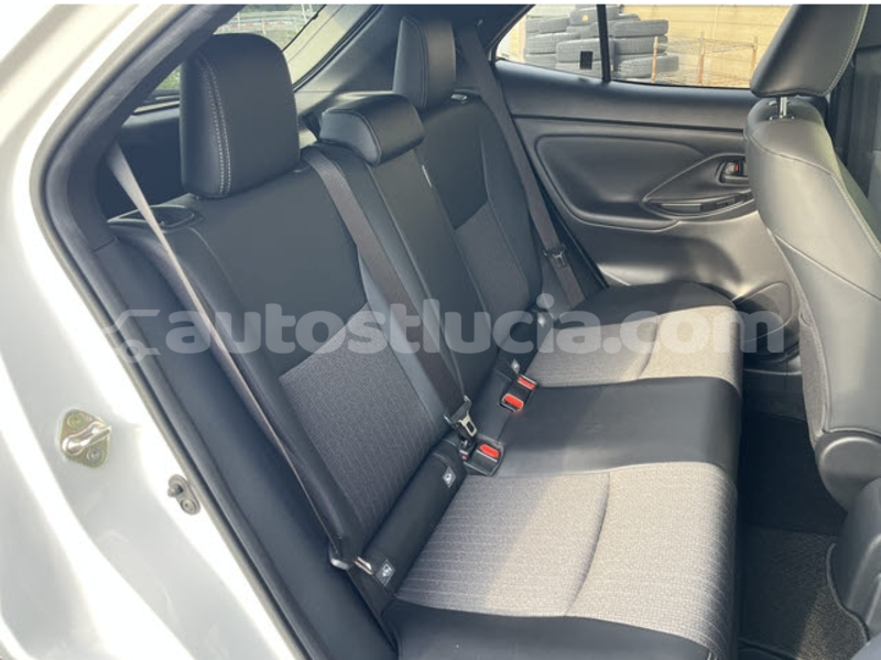 Big with watermark toyota yaris castries choc 4637