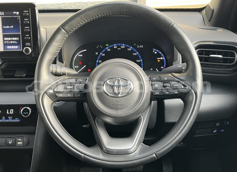 Big with watermark toyota yaris castries choc 4637