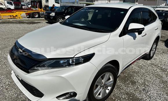 Acheter Occasion Voiture Toyota Harrier Blanc à Soufriere, Soufriere Acheter Occasion Voiture Toyota Harrier Blanc à Soufriere, Soufriere