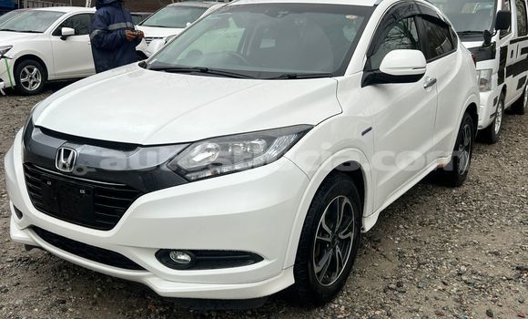 Buy Used Honda Vezel White Car in Anse-la-Raye in Anse-la-Raye