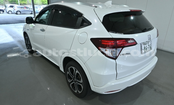 Buy Used Honda Vezel White Car in Soufriere in Soufriere Buy Used Honda Vezel White Car in Soufriere in Soufriere
