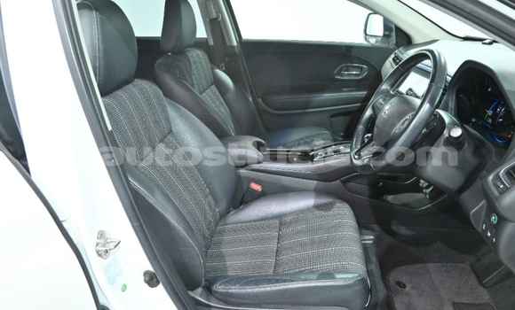 Buy Used Honda Vezel White Car in Soufriere in Soufriere Buy Used Honda Vezel White Car in Soufriere in Soufriere